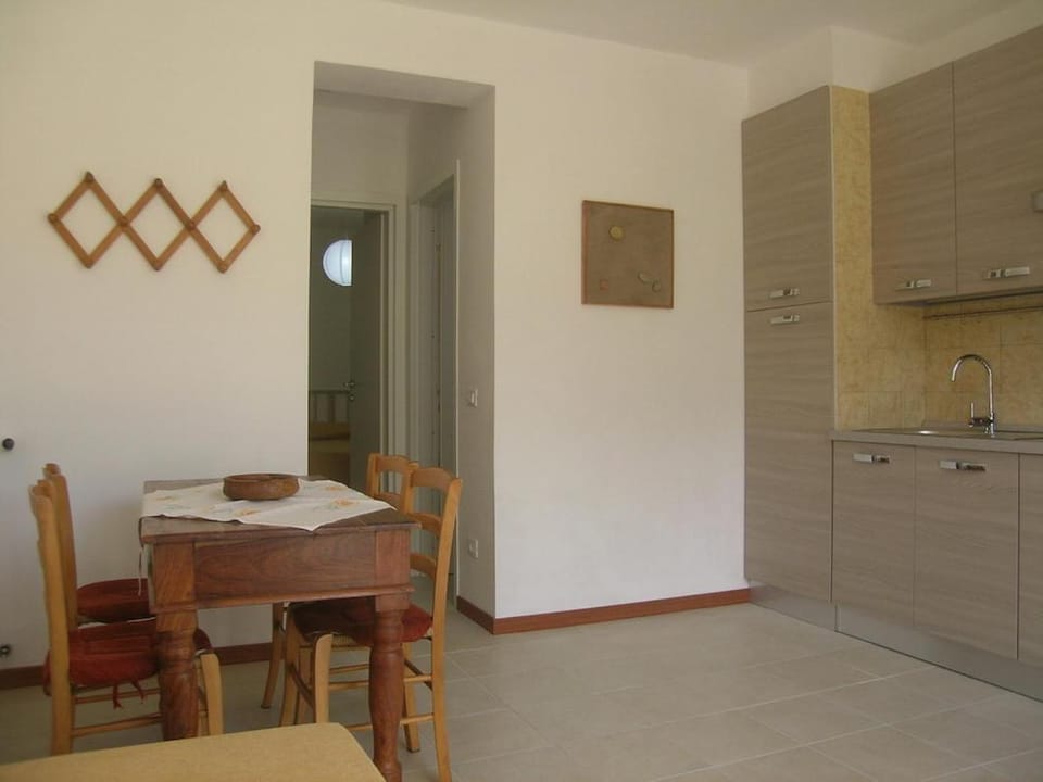 appartamento giallo Apartment in Lacona