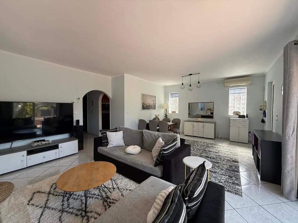 TV and multimedia, Living room, Seating area