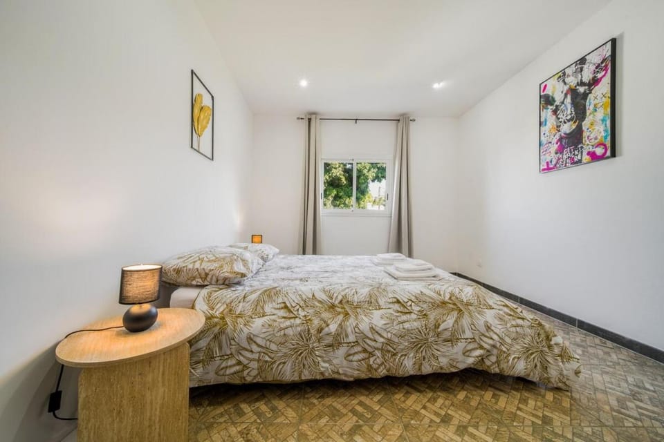 Villa Cocon Jacuzzi Villa in Réunion
