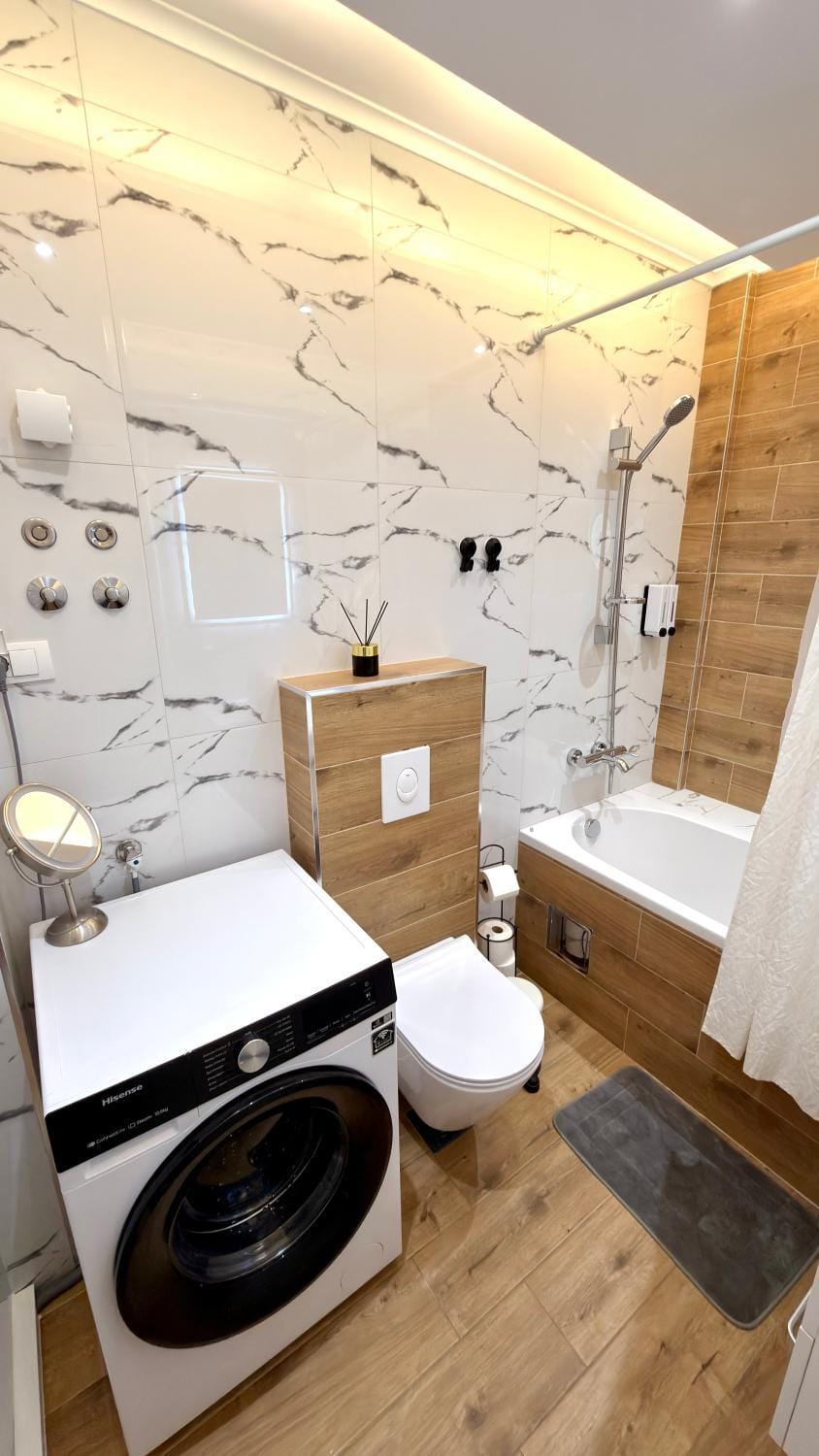 Toilet, Bathroom, washing machine