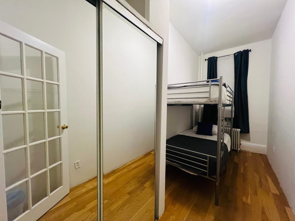 The Hudson Inn & Suites Apartment in Midtown