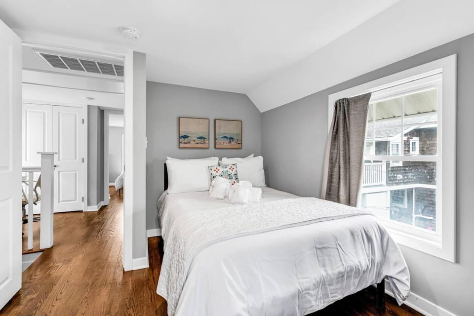 Prof Cleaned | Linens & Towels | High-Speed Wifi House in Seaside Park