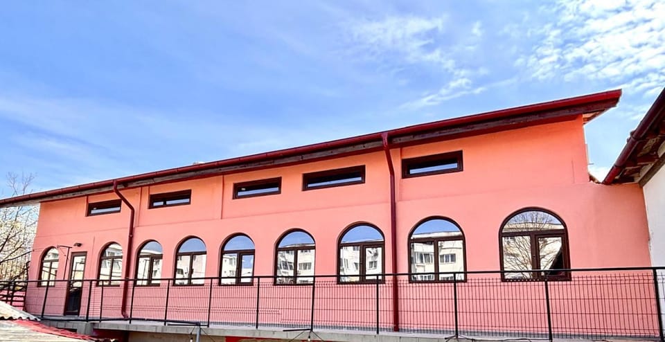 Property building, Day