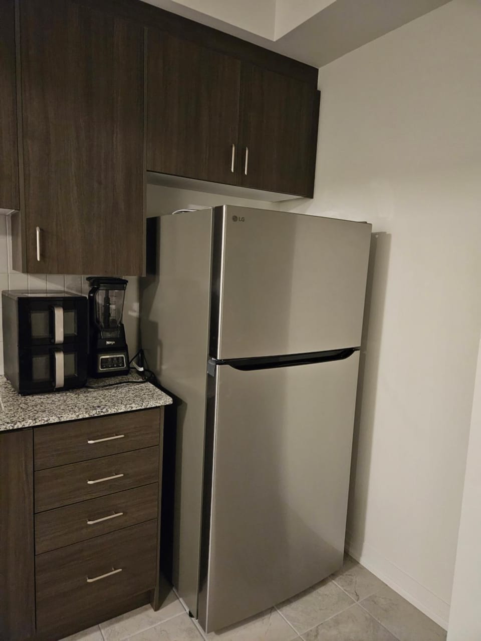 Luxurious 4 Bed Home Apartment in Halton Hills