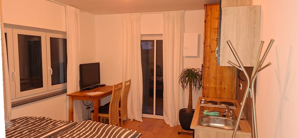 TV and multimedia, Photo of the whole room