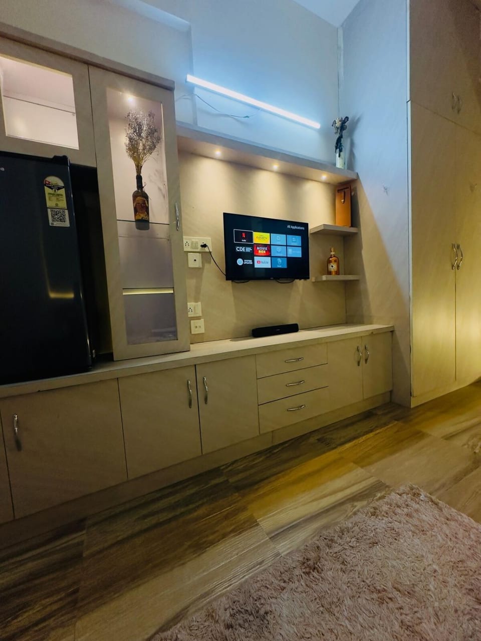Golf View Executive Studio near Expo Mart Apartment in Uttar Pradesh
