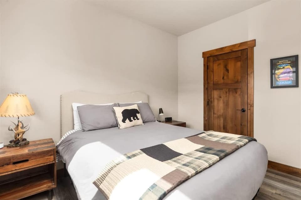 Mountain Condo in the Heart of Columbia Falls Pri House in Columbia Falls