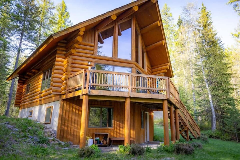 Peaceful Relaxing Astrid Log Cabin Cabin in Glacier National Park