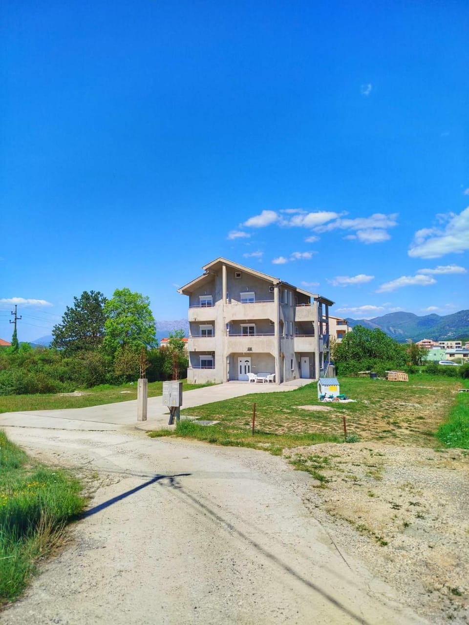 Property building, Day