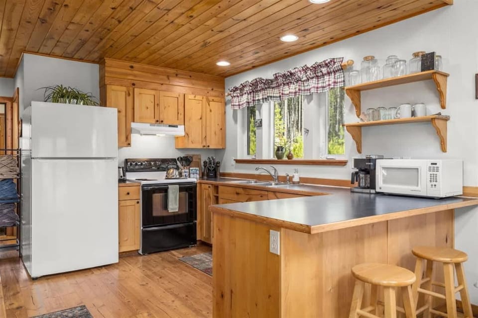Quiet home minutes to Glacier House in Glacier National Park