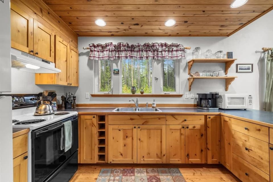 Quiet home minutes to Glacier House in Glacier National Park