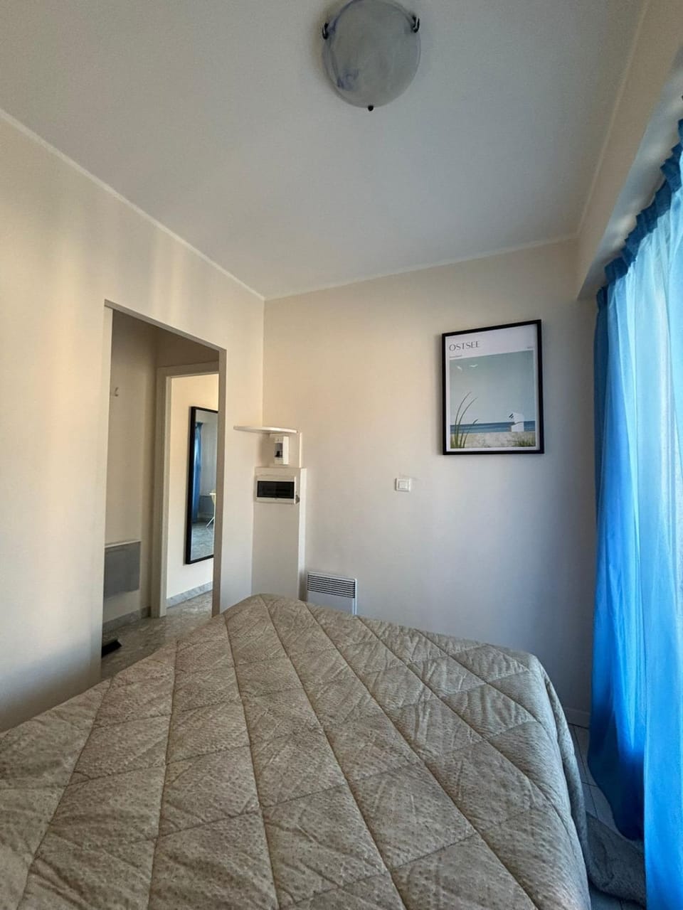 Bedroom, air conditioner