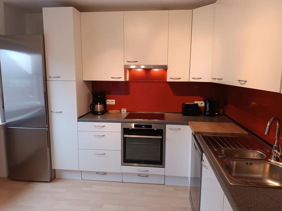 Kitchen or kitchenette, kitchen, kitchen