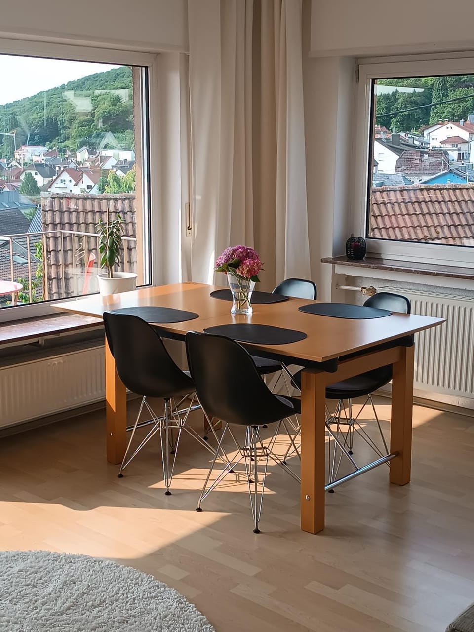 View (from property/room), Balcony/Terrace, Living room, Dining area