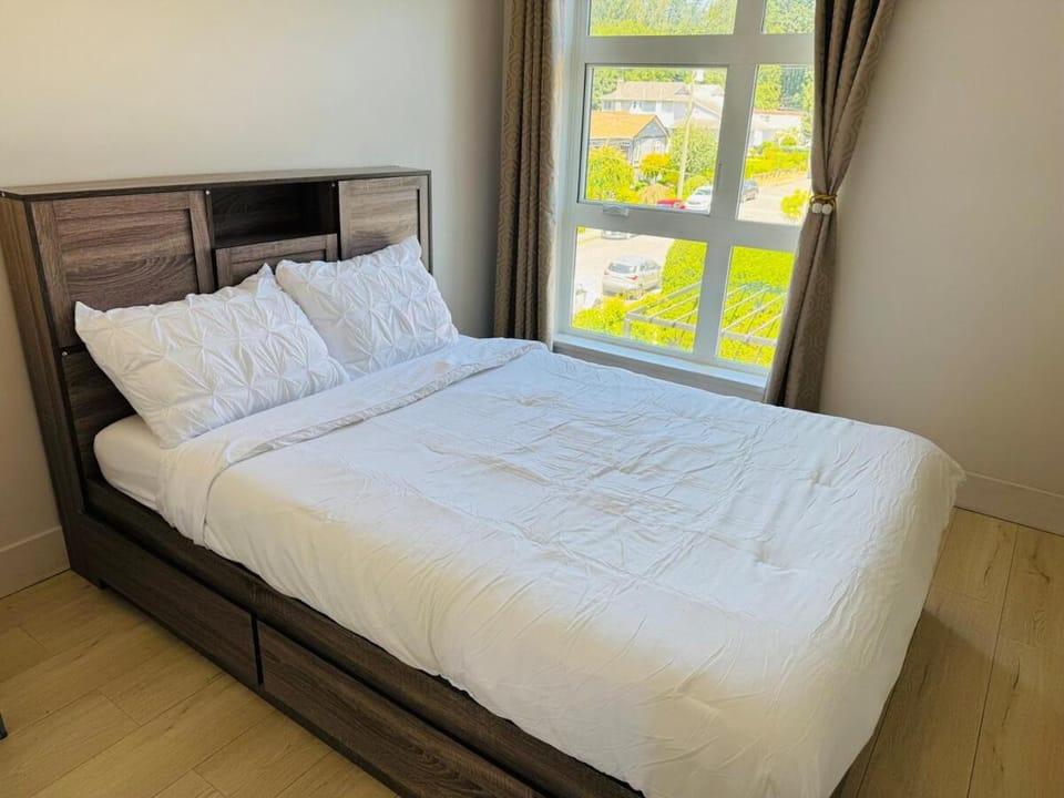 3BED Townhouse with City, Ocean and Mountain views - North Vancouverr Apartment in North Vancouver