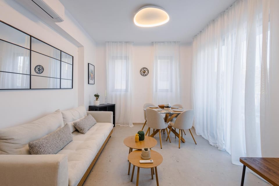 Photo of the whole room, Seating area, Dining area, air conditioner