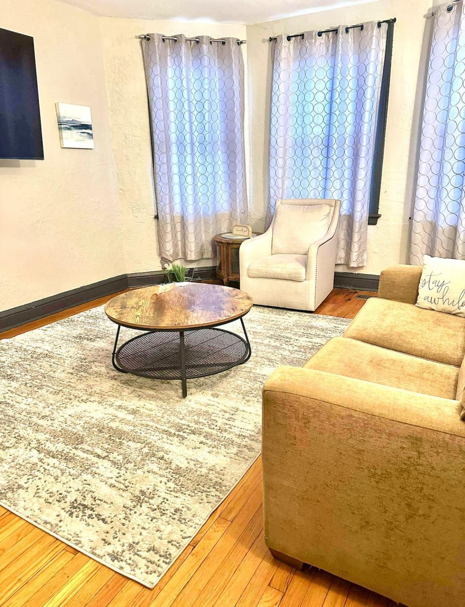 Communal lounge/ TV room, TV and multimedia, Living room, Seating area, Evening entertainment