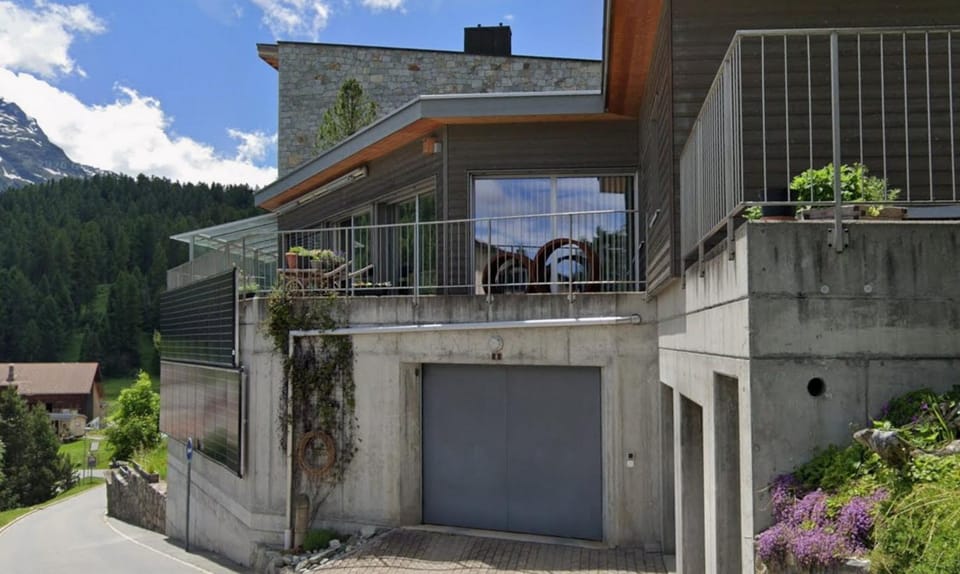 Property building, Spring, Day, Natural landscape, View (from property/room), Balcony/Terrace, Mountain view