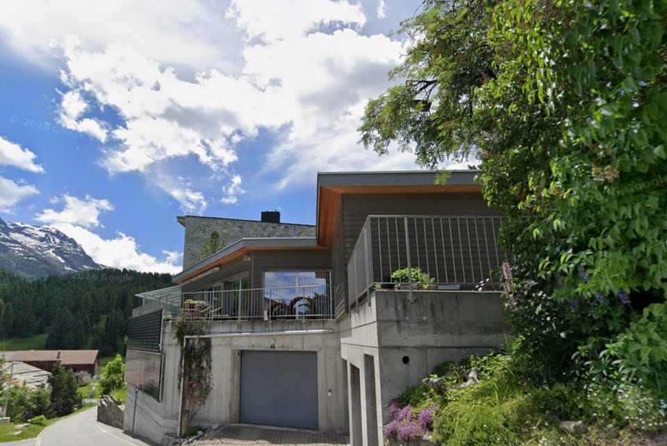 Property building, Nearby landmark, Spring, Day, Natural landscape, Garden, Garden view, Landmark view, Mountain view