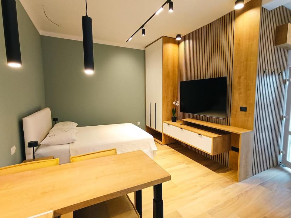 Bed, TV and multimedia