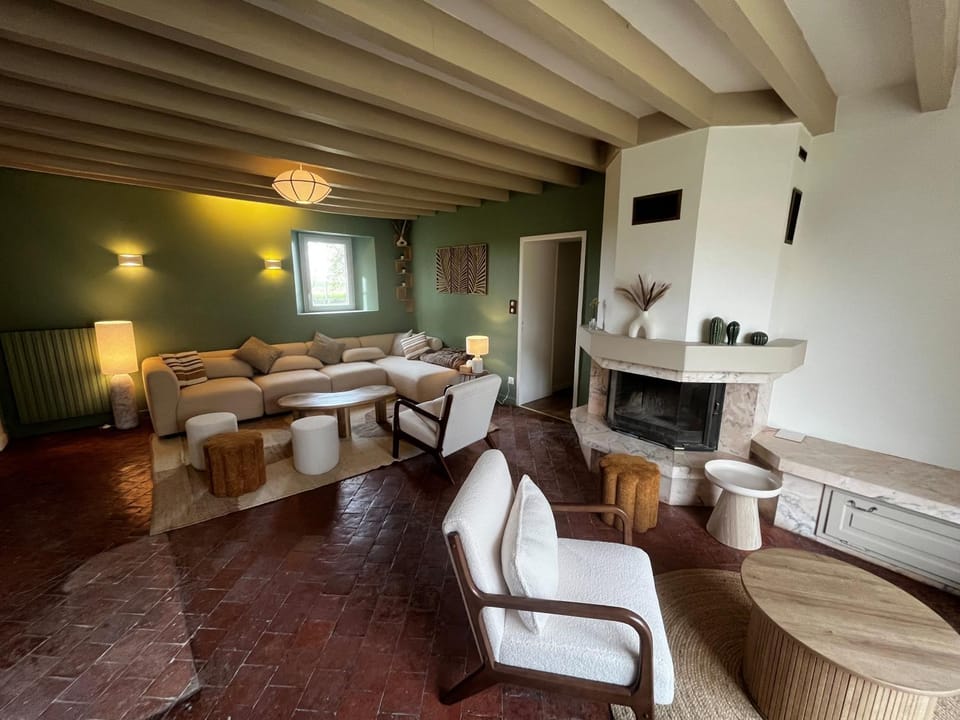 Communal lounge/ TV room