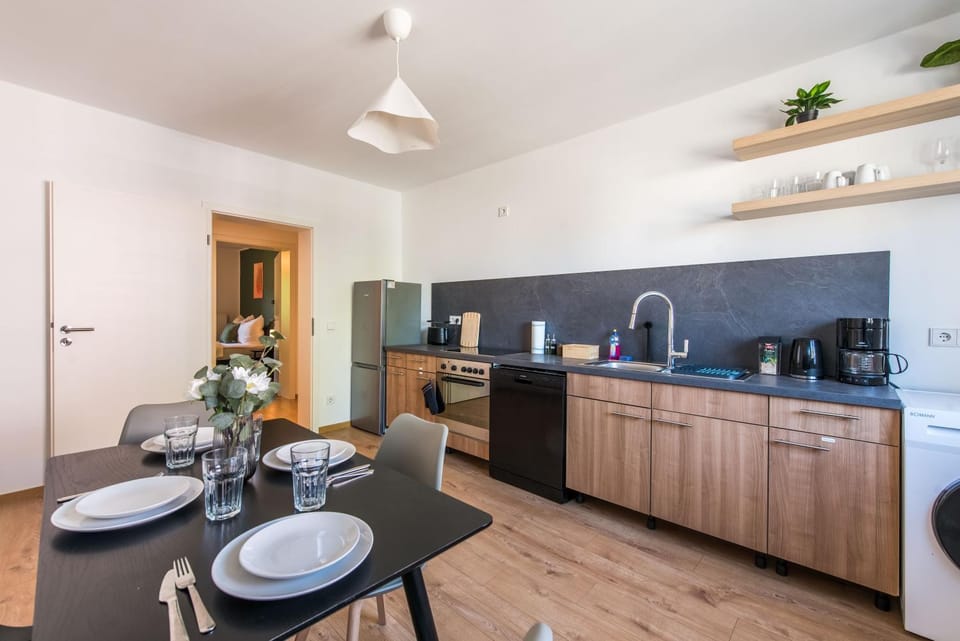 Dining area, kitchen
