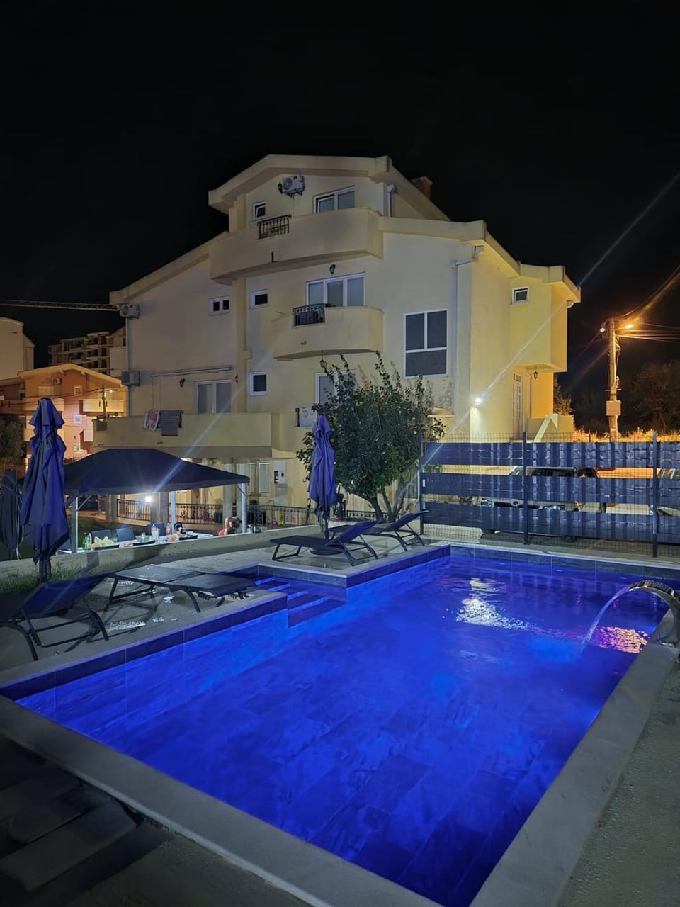 Swimming pool