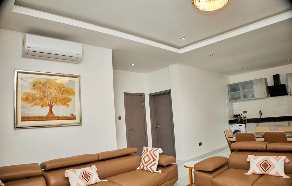 TV and multimedia, Living room, Seating area, Dining area, air conditioner