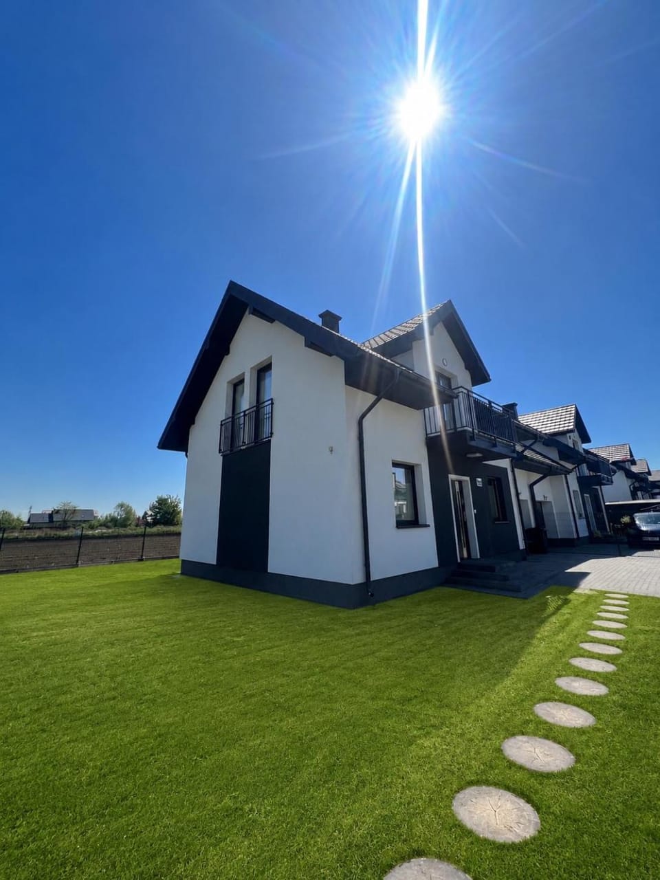 Property building, Spring, Day, Natural landscape, Garden, Garden view