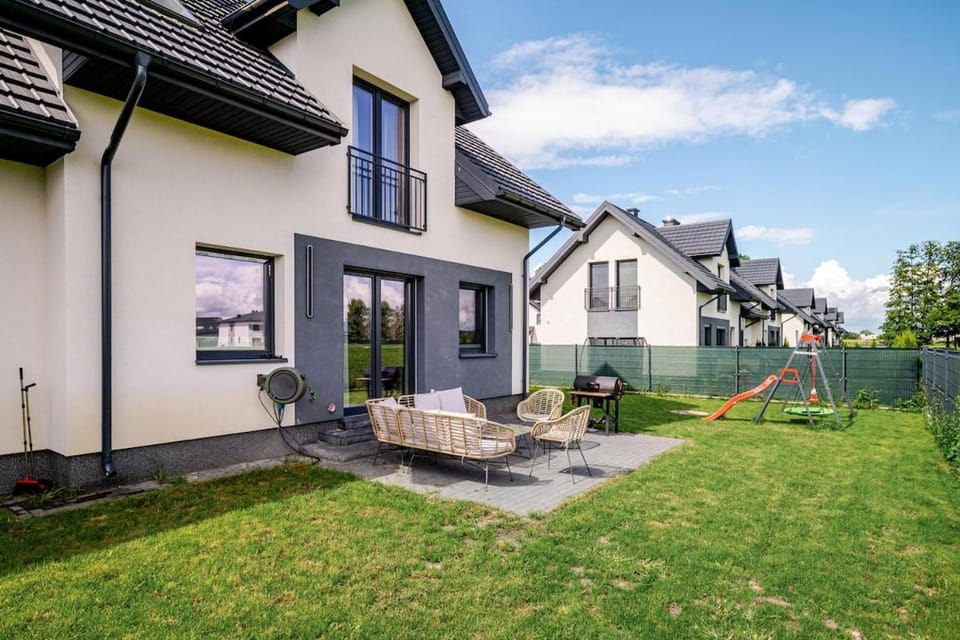 Patio, Spring, Day, Natural landscape, Garden, Garden view