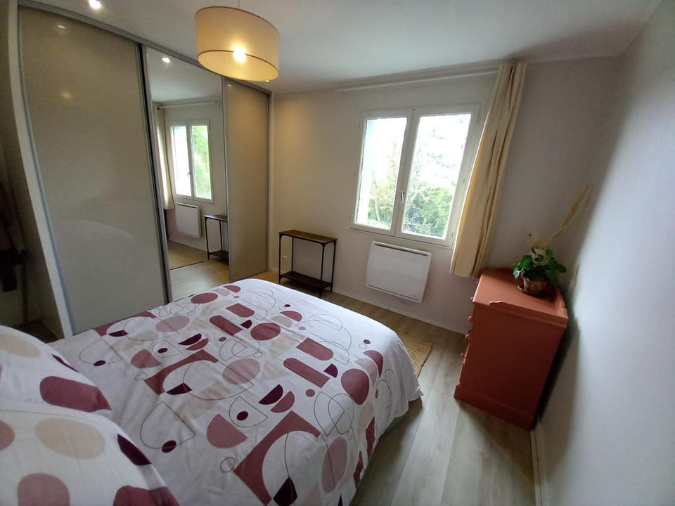 Logement avec jardin & parking , 15 min du centre ville de Tours Apartment in Tours