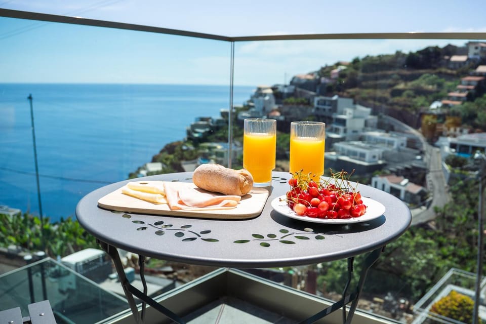 View (from property/room), Balcony/Terrace, Sea view