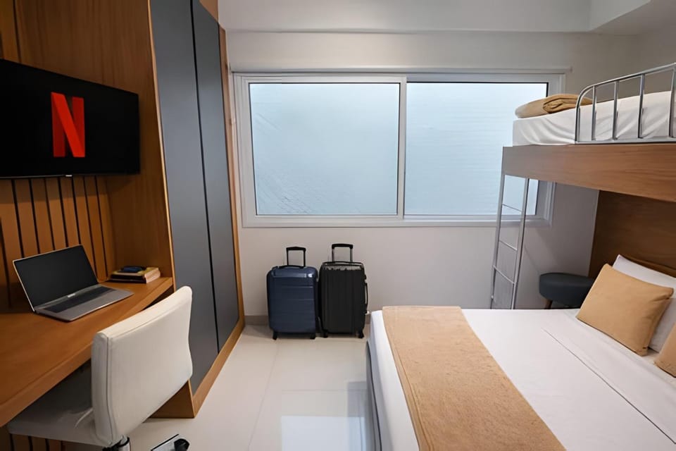 Photo of the whole room, Bedroom