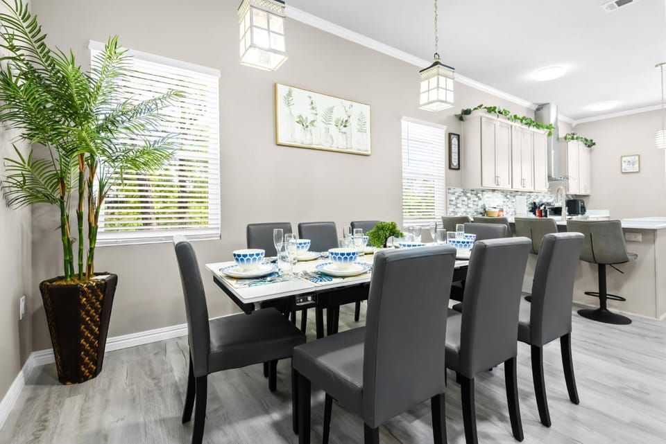Modern Beach Escape-4BR Game Zone Patios BBQ House in Perdido Key