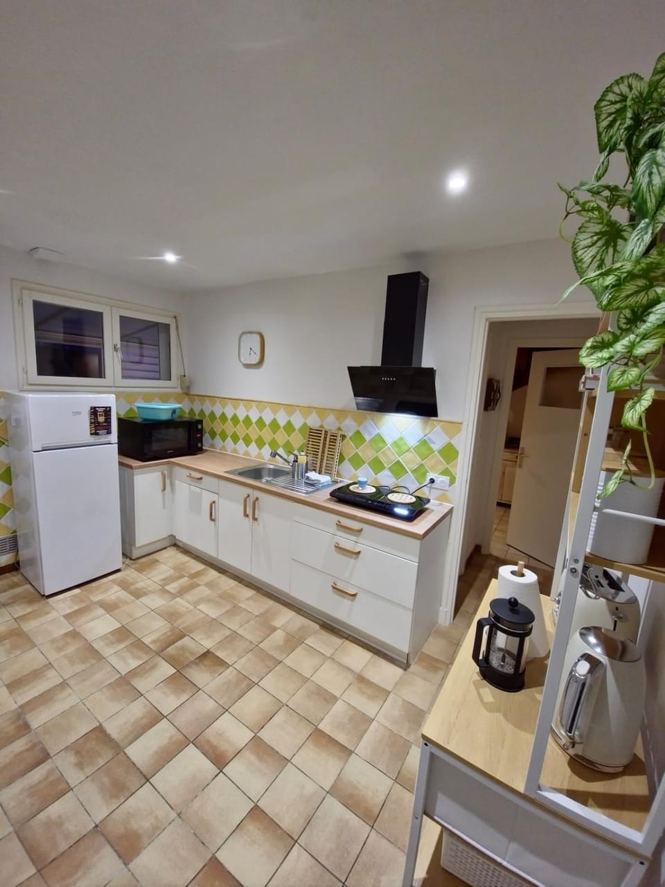 Kitchen or kitchenette