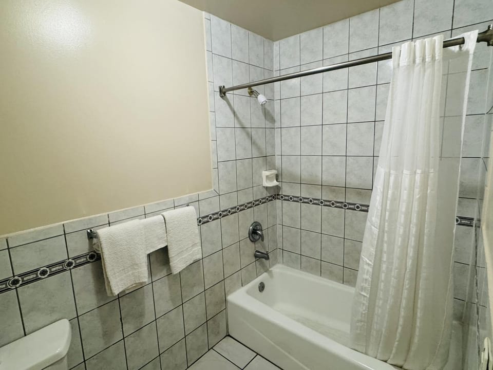 Imperial Inn & Suites Inn in Santa Fe Springs
