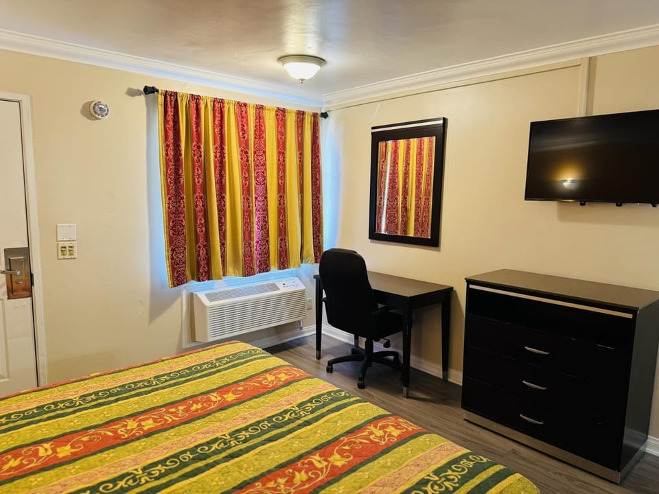 Imperial Inn & Suites Inn in Santa Fe Springs