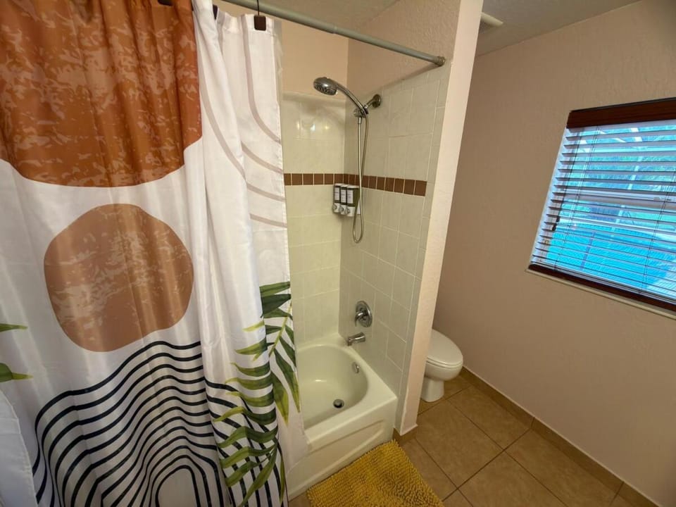 Acreage Oasis - 5 Bedrooms, Pool, Space, Serenity House in Palm Beach Gardens