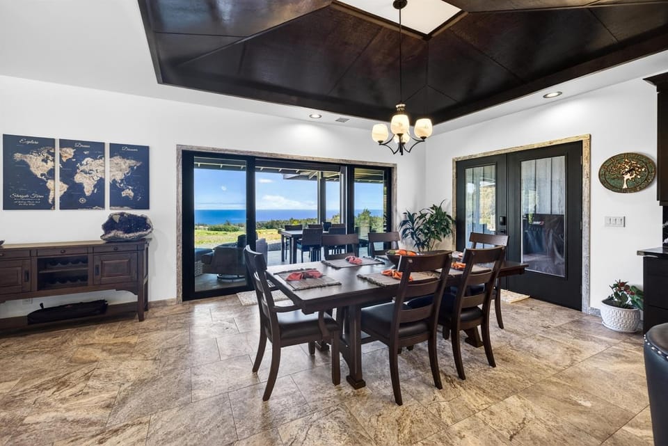 Oceanview Luxury Estate Stargate Farm & Retreat Farm Stay in Kapaau