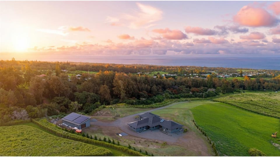 Private Oceanview Farmstay Stargate Farm Farm Stay in Kapaau