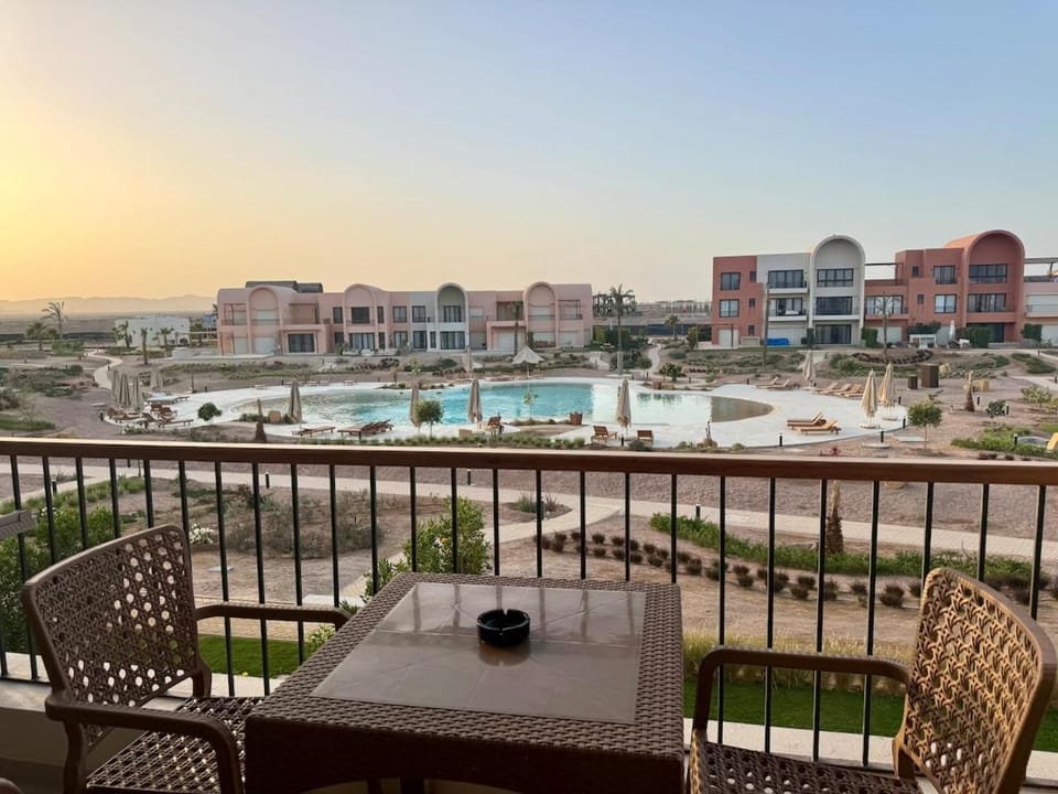 Delightful 2BR Apt - Free Pool Access In Kamaran At ElGouna Apartment in Hurghada