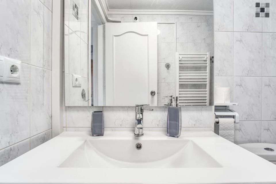 La Casa de Mia, Pool & Pink Lake Views Apartment in Torrevieja