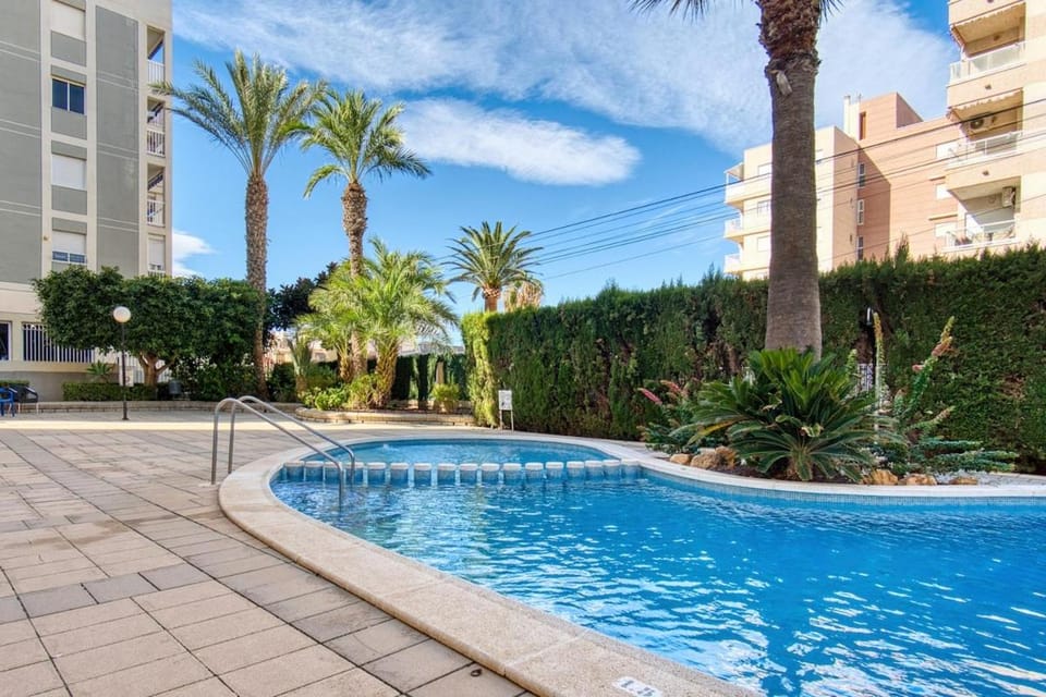 La Casa de Mia, Pool & Pink Lake Views Apartment in Torrevieja