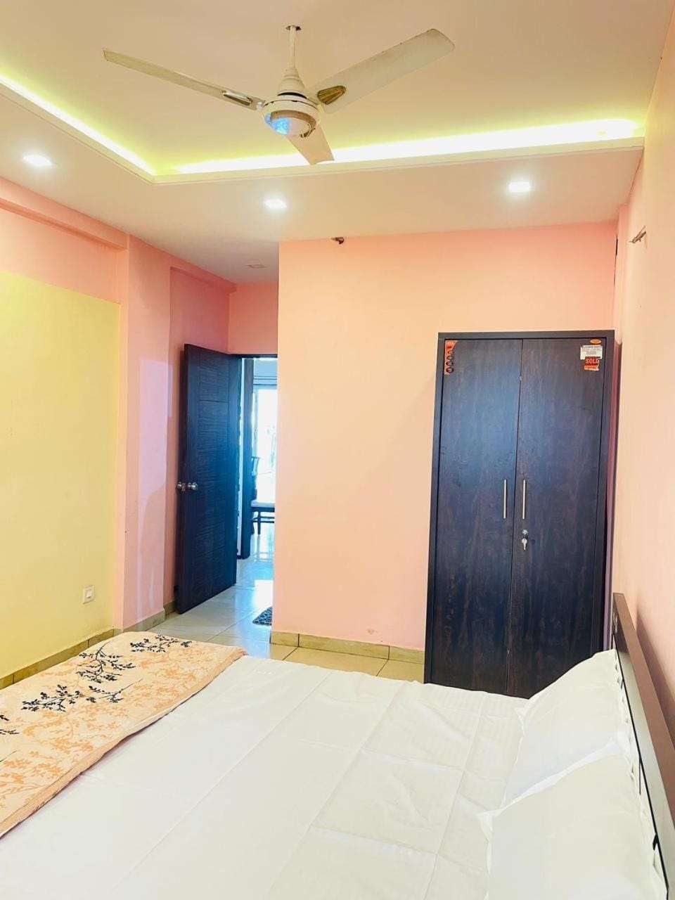 Shrishailya Bungalow, 2BHK with one AC room, Free SUV parking Villa in Maharashtra