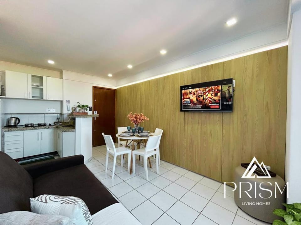 Communal lounge/ TV room, TV and multimedia, Kitchen or kitchenette, Living room, Seating area, Dinner, kitchen