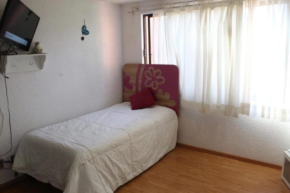 World Cup 2026 Accommodation, 5 Minutes from the Stadium House in Mexico City