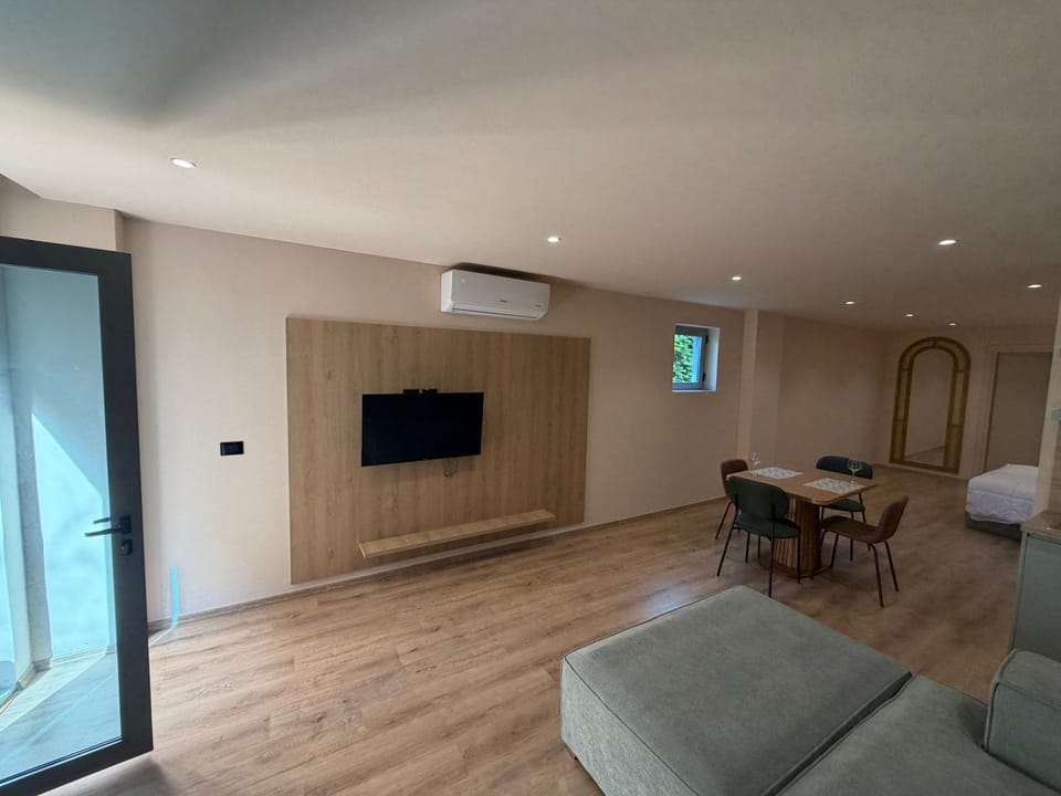Luxury Apartment Nr 7 Odeon 2 Min from Sea Apartment in Vlorë