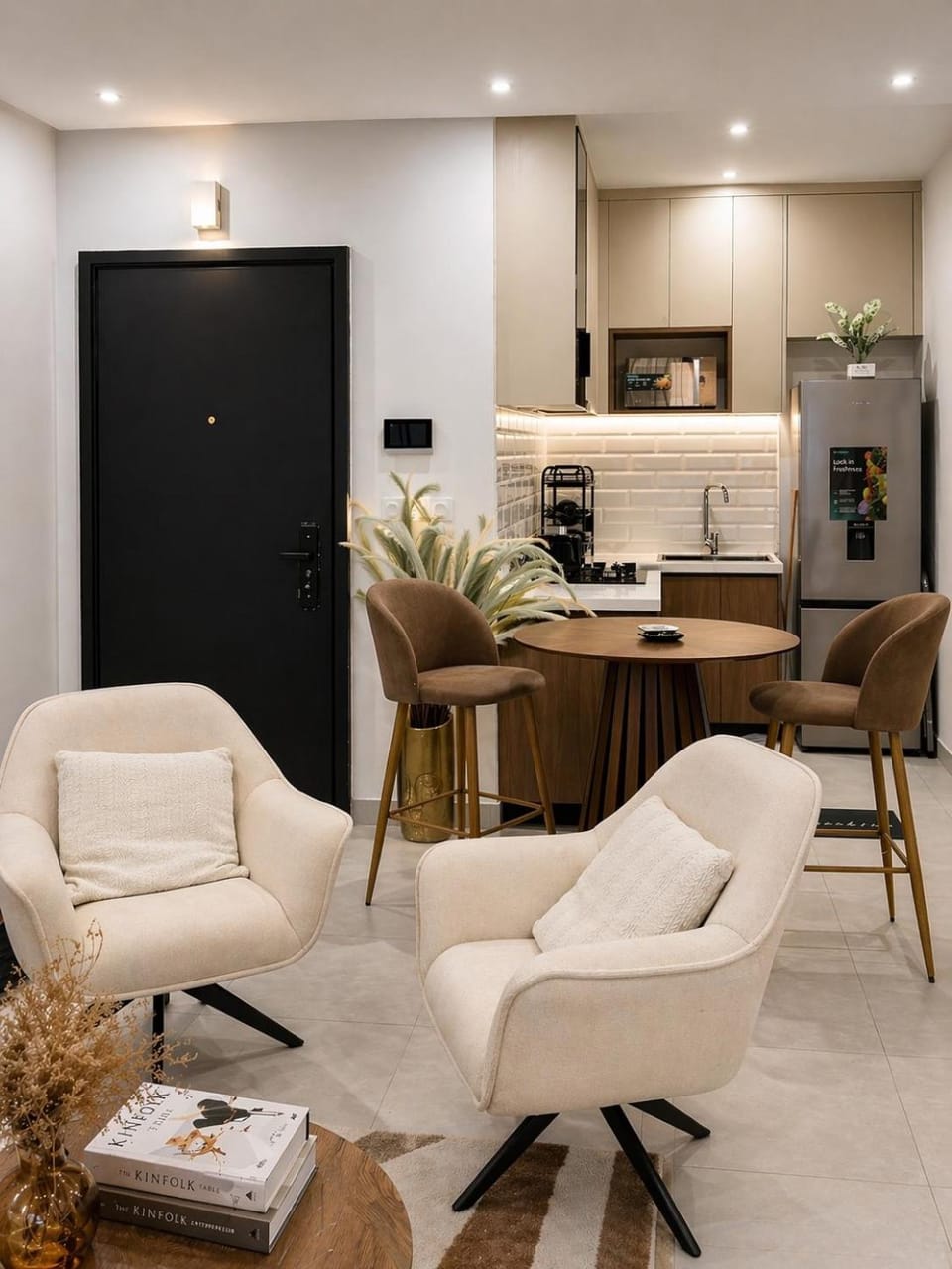Kitchen or kitchenette, Living room, Seating area, Dining area, stove