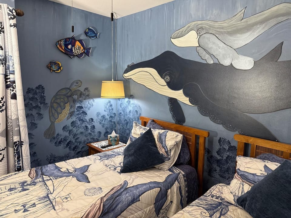 Bed, Photo of the whole room, Decorative detail, Bedroom