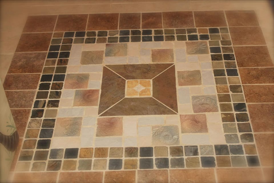Facade/entrance, Decorative detail